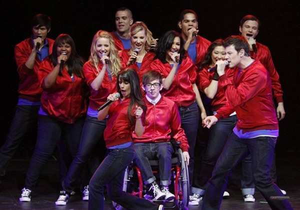 Na foto, o elenco original de Glee durante a gravao do filme 'Glee - The Concert 3D' (Fox Film/Divulgao)
