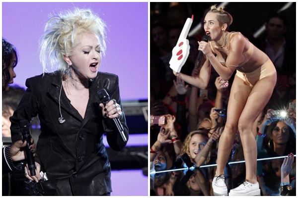 Em entrevista a uma rdio, Lauper criticou a maneira como Miley danou no dueto com Robin Thicke em 'Blurred Lines' (REUTERS/Lucy Nicholson, REUTERS/Lucas Jackson)