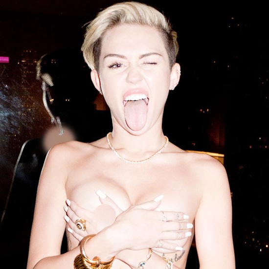 Mesmo aps polmica, Miley Cyrus divulga fotos nua em ensaio de Terry Richardson (Terry Richardson/Reproduo da Internet)