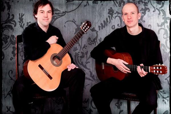 Pal Granum e Andreas Karlsen, do Duo Frevo: encontro de vertentes do violo (Kjell Ivar Lund/Divulgao)