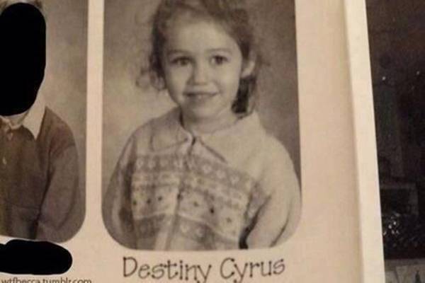 Na dcada de 1990, Miley ainda se chamava Destiny Hope Cyrus  (Reproduo/Twitter@MileyCyrus)
