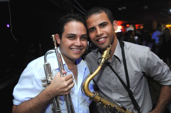 A banda Sonora Tropicante agita o público no local (Luis Xavier de França/Esp. CB/D.A Press) A banda Sonora Tropicante agita o público no local (Luis Xavier de França/Esp. CB/D.A Press)