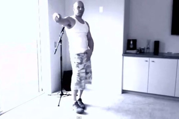 Vin Diesel se empolga, canta e dana Beyonc e Katy Perry (YouTube/Reproduo)
