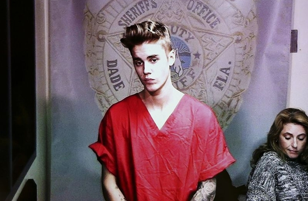 Bieber foi solto aps pagar fiana (REUTERS/Walter Michot/Files)