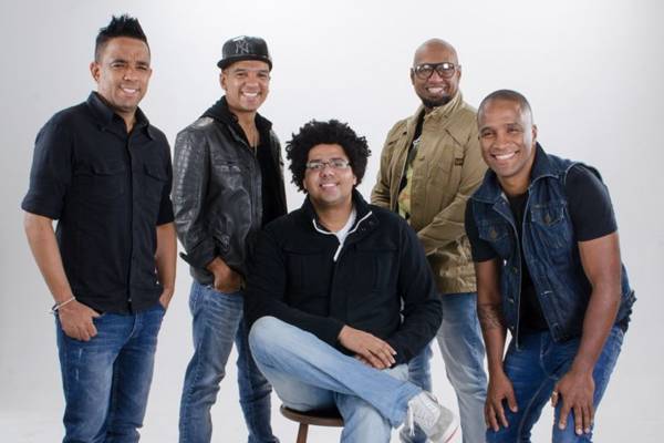 O quinteto se apresentará com o DVD 'Subúrbio bom' (Dri Brasil/Divulgação)
