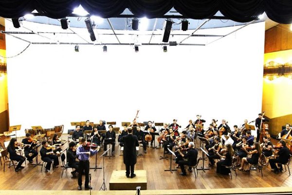 A Orquestra Sinfnica da EMB se apresenta na programao de abertura  (Bruno Pinheiro/Divulgao)