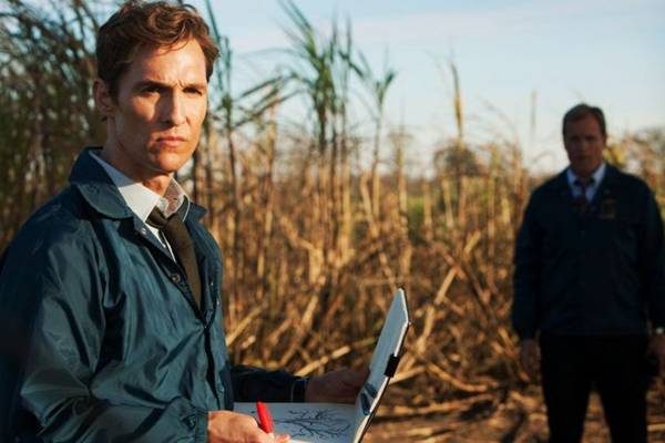 Na pele de um policial, Matthew McConaughey conquista a crtica em True Detective (HBO/Divulgao)