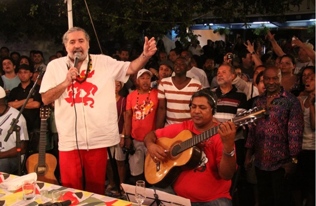 Moacyr Luz comanda roda de samba no aniversário do Semente da Vila (Caru Ribeiro/Divulgação)