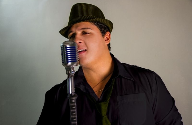Cantor Felipe Zurk, vocalista da banda GrooveZ (Adriano Prado/Divulgação)
