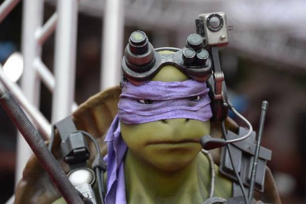 Esttua do personagem Donatello, do filme 'Tartarugas Ninja', em Los Angeles (AFP/Robyn Beck)