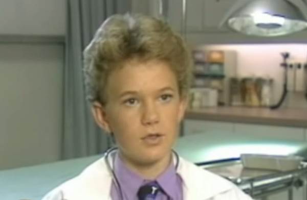 Na adolescncia, Neil Patrick Harris interpretou Doogie Howser, um nerd que se forma em medicina (Reproduo/Youtube)