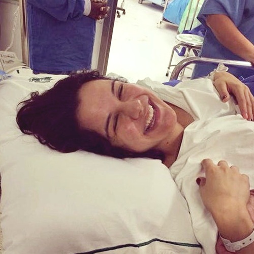 Kyra Grace postou foto ainda no hospital, na manh dessa tera-feira (9/9) (Instagram/Reprodio)
