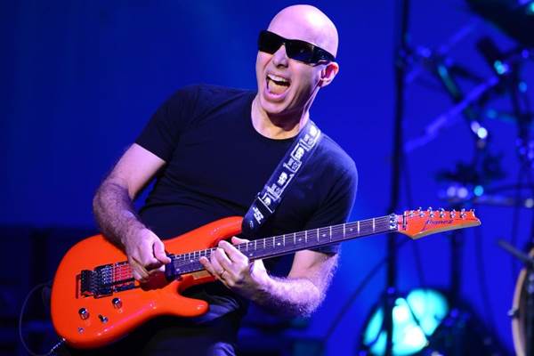 O repertrio do show de Satriani, nesta sexta-feira, pode sofrer alteraes (Ethan Miller/Getty Images/AFP)