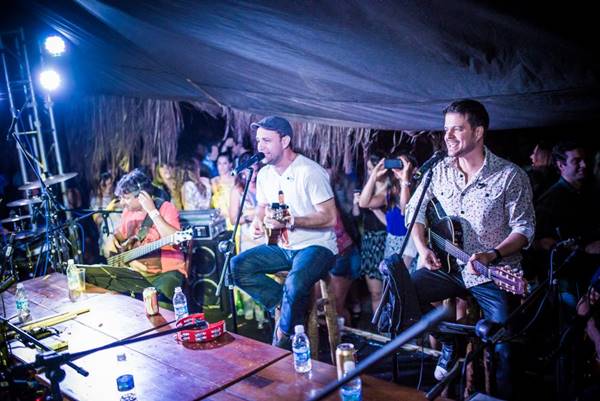 O grupo anima o público no Bar do Alemão (Reprodução/Facebook) O grupo anima o público no Bar do Alemão (Reprodução/Facebook)