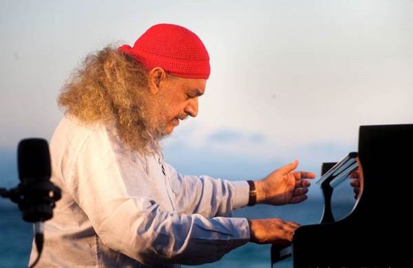 Compositor tem se aproximado cada vez mais da música clássica
(Ziga Koritnik/Divulgação)
Compositor tem se aproximado cada vez mais da música clássica
(Ziga Koritnik/Divulgação)