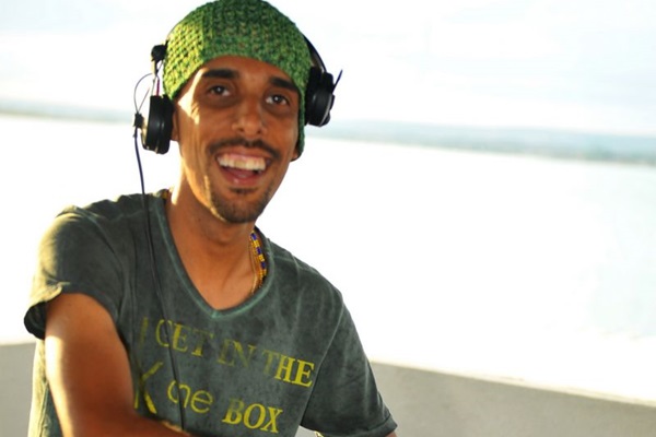DJ Patife  uma das atraes da festa Rdio 90 (Luis Xavier de Frana/Esp. CB/D.A Press)