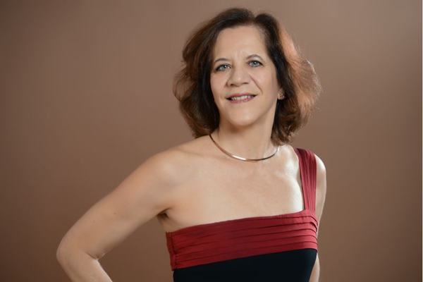 Valria Zanini: brasileira radicada na Europa interpreta Beethoven e outros.