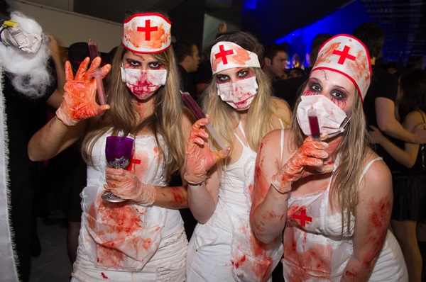 Angelina Junqueira, Marcella Guedes e Mafalda Daniela na festa Halloween De Cinema, no Estdio Nacional de Braslia. (Crdito: Rmulo Juracy/Esp. CB/D.A Press)