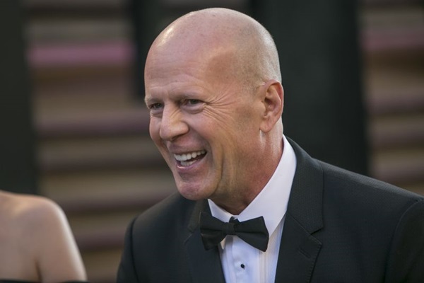 Bruce Willis lidera o elenco do filme  (ADRIAN SANCHEZ-GONZALEZ)