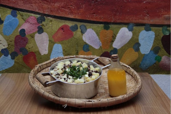 Alm de arroz e feijo, o prato leva carne de sol cortada em cubinhos e queijo coalho  (Ana Rayssa/Esp. CB/D.A Press)