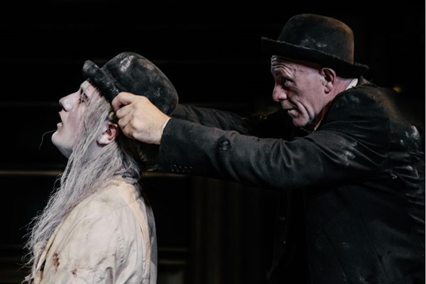 Esperando Godot, escrita em 1952, continua atual (Jim Byrne/Divulgao)