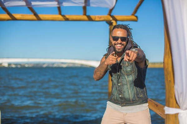Guga Santana, da banda Camafeu, se divide entre Salvador e Braslia (Will Louva Deus/Divulgao)