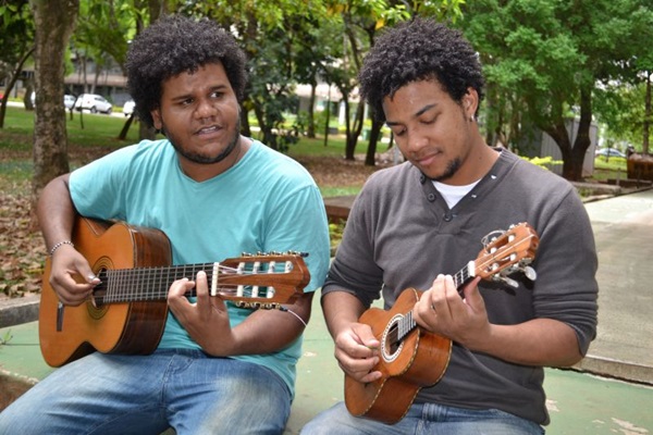 Projeto Samba Autntico com os msicos brasilienses Dudu 7 Cordas e Vincius de Oliveira (Abdo Abdala/Divulgao)