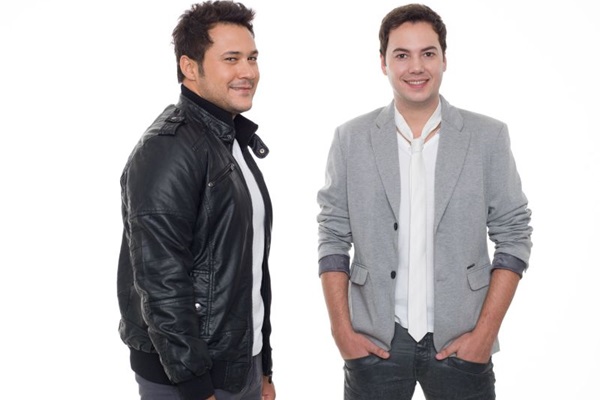A dupla comemora apresentação em Brasília: %u201CPúblico animado e participativo%u201D (Fernando Hiro/Divulgação) A dupla comemora apresentação em Brasília: %u201CPúblico animado e participativo%u201D (Fernando Hiro/Divulgação)