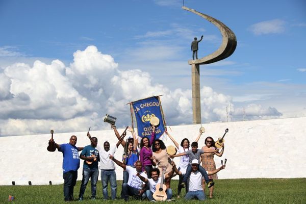 Grupo Roda de Samba - J chegou quem faltava no Memorial JK