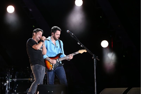 A dupla Jorge & Mateus promete cativar o pblico com um repertrio romntico  (Rubens Cerqueira/Divulgao)