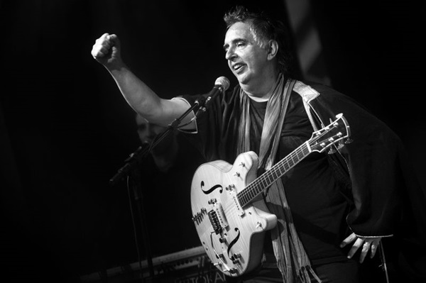 Baby, Ando meio desligado e outros sucessos tropicalistas estão no set list dos Mutantes Baby, Ando meio desligado e outros sucessos tropicalistas estão no set list dos Mutantes