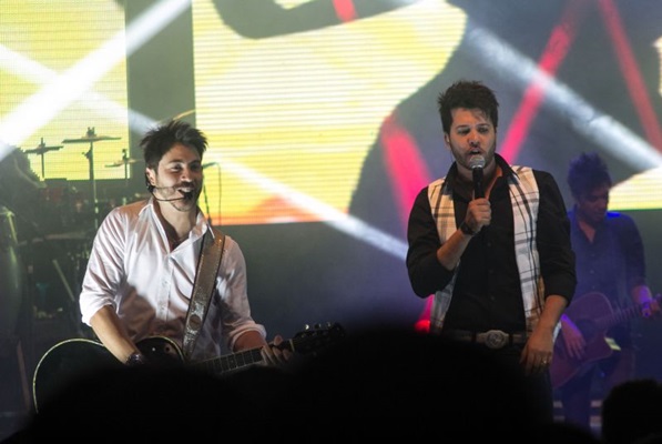 A dupla Henrique & Ruan  umas das atraes da noite (Rmulo Juracy/Esp. CB/D.A Press)