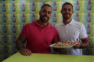 Os irmãos Rafael e Roberto Guimarães apostam no óleo de coco, que pode ser pedido em todos os grelhados no TNT Fit Food (Ana Rayssa/Esp. CB/D.A Press - 27/7/16 )