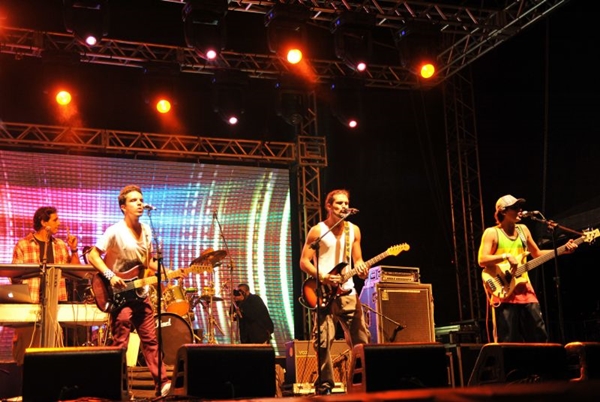 Banda brasiliense gravou DVD em Trancoso e em Ceilndia
 (Luis Xavier de Frana/Esp. CB/D.A Press)