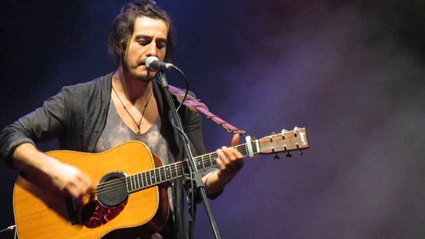 O cantor, nascido em Brasília, se apresenta no Centro de Convenções (Giral/Divulgação) O cantor, nascido em Brasília, se apresenta no Centro de Convenções (Giral/Divulgação)
