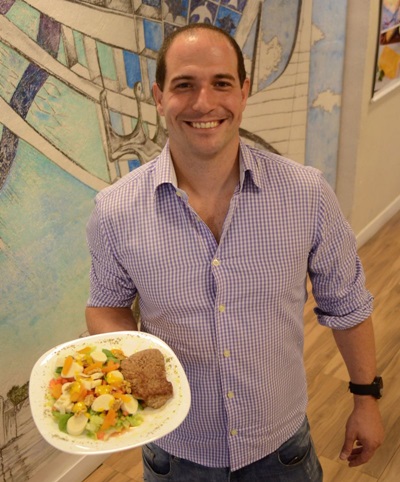 Daniel Levoni Moura e o filé-mignon grelhado com salada: cozinha fitness e homenagem à capital no Paralelo 15 (Jhonatan Vieira/Esp. CB/D.A Press
)