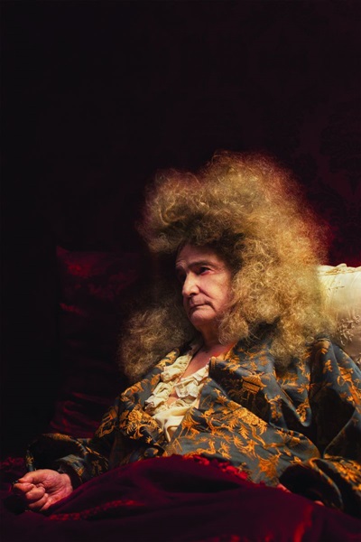 Jean-Pierre Laud d vida a um Luis XIV fragilizado (Zeta Filmes/Divulgao)