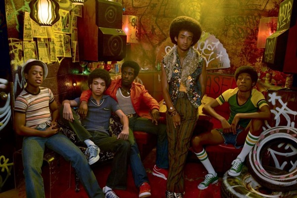 A srie 'The get down' aborda o surgimento do hip-hop a partir dos jovens negros marginalizados de Nova York (Netflix/Divulgao)