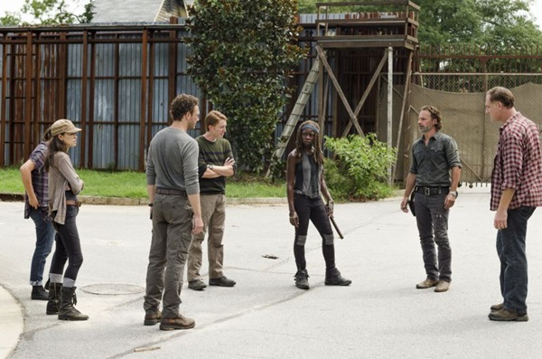 The Walking Dead 7ª Temporada - Episódio 13: O Estopim para a Guerra -  Combo Infinito