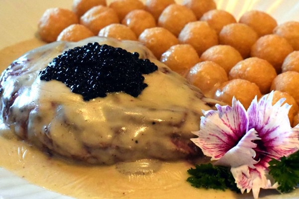 O caviar  finalizado na mesa, o que d um sabor especial e diferenciado  receita do Piantella (Antonio Cunha/CB/D.A Press
)