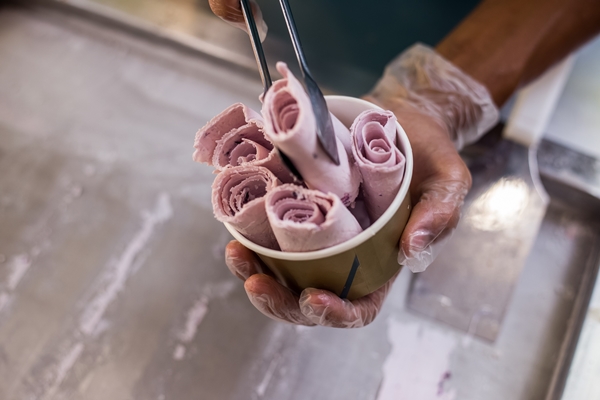 Gelato roll, ou enrolado: novidade na Stonia Ice Creamland (Rmulo Juracy)