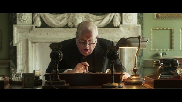 Atuao de Brian Cox em 'Churchill' vem recebendo elogios da crtica internacional (Reproduo/Internet)