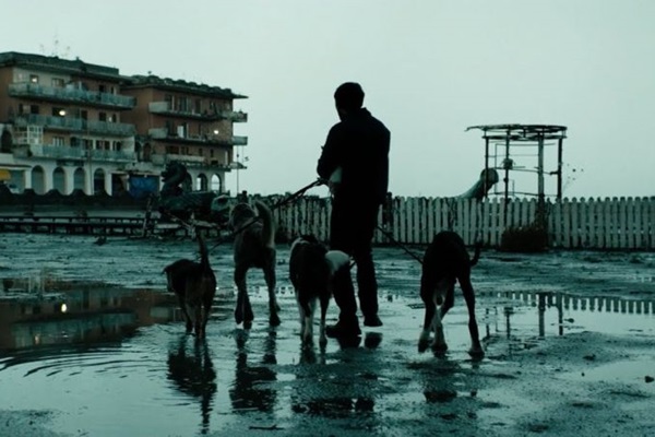A violncia bestial  tema de 'Dogman', filme italiano premiado em Cannes (Reproduo/Internet)