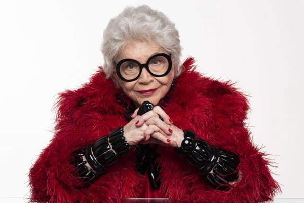 Iris Apfel tem 97 anos e muito vigor (Rodrigo Lopes/Divulgao)