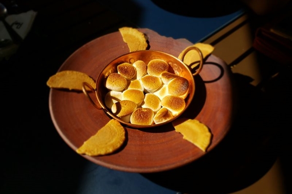 O famoso S'mores ganha um toque oriental nas mos do chef Bruno Kamakura (Renata Rios/CB/D.A Press)