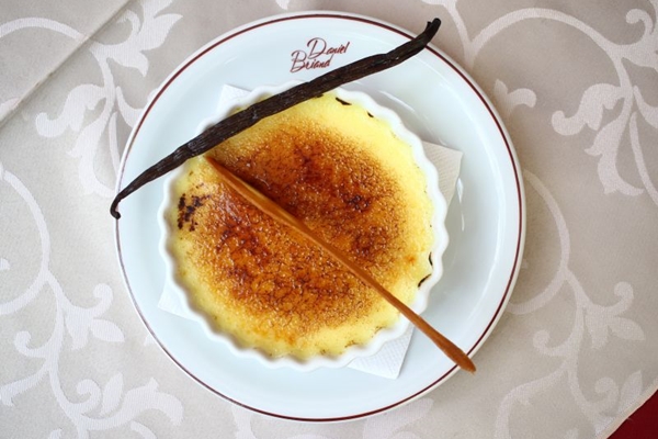 O crème brûlée é um clássico da gastronomia francesa (Ana Rayssa/CB/D.A Press)