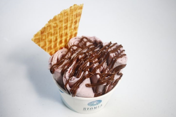 Um sorvete da Stonia combina bem com quem vai s compras nos shoppings (Ana Rayssa/Esp. CB/D.A Press)