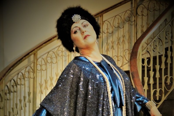 Janette d vida a Norma Desmond em monlogo (Arquivo Pessoal)